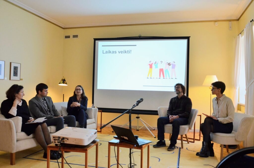 Diskusijos dalyviai